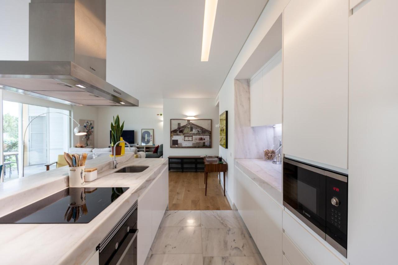 Flh Av. Liberdade Stunning With Balcony & Parking * Lisbon